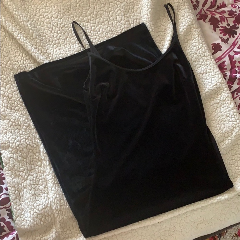 Black spaghetti strapped velvet dress
